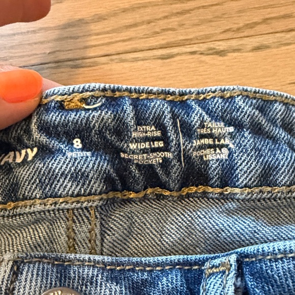 Old Navy Extra High Rise Wide Leg Jeans - Picture 8 of 9